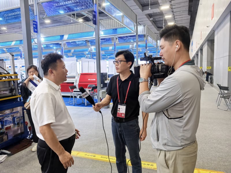 冷彎設備引全球關注，接受央視采訪談中國制造出海，中拓徐總帶隊亮相第 138 屆廣交會！